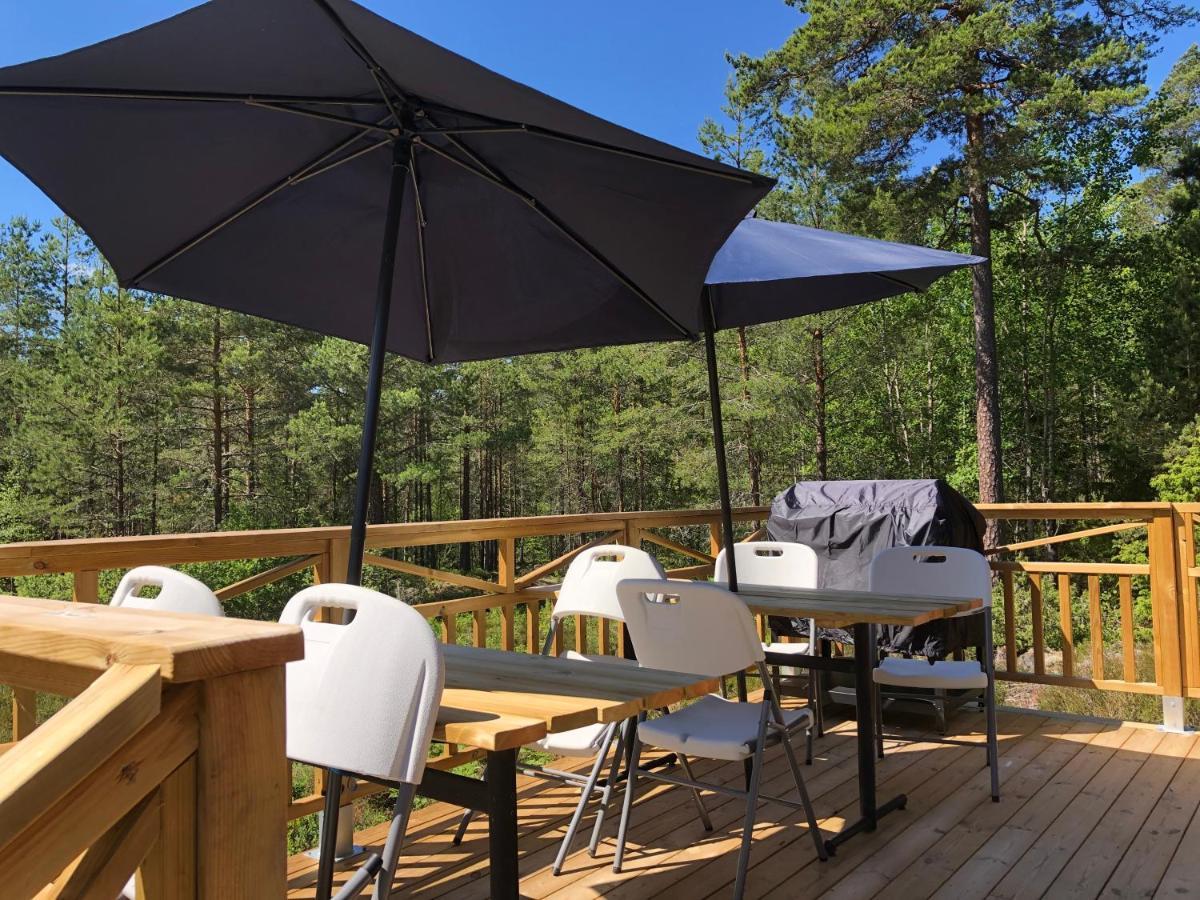 Timber Cottages With Jacuzzi And Sauna Near Lake Vaenern كارلستاد المظهر الخارجي الصورة