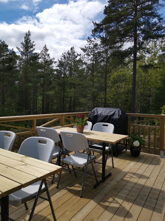 Timber Cottages With Jacuzzi And Sauna Near Lake Vaenern كارلستاد المظهر الخارجي الصورة