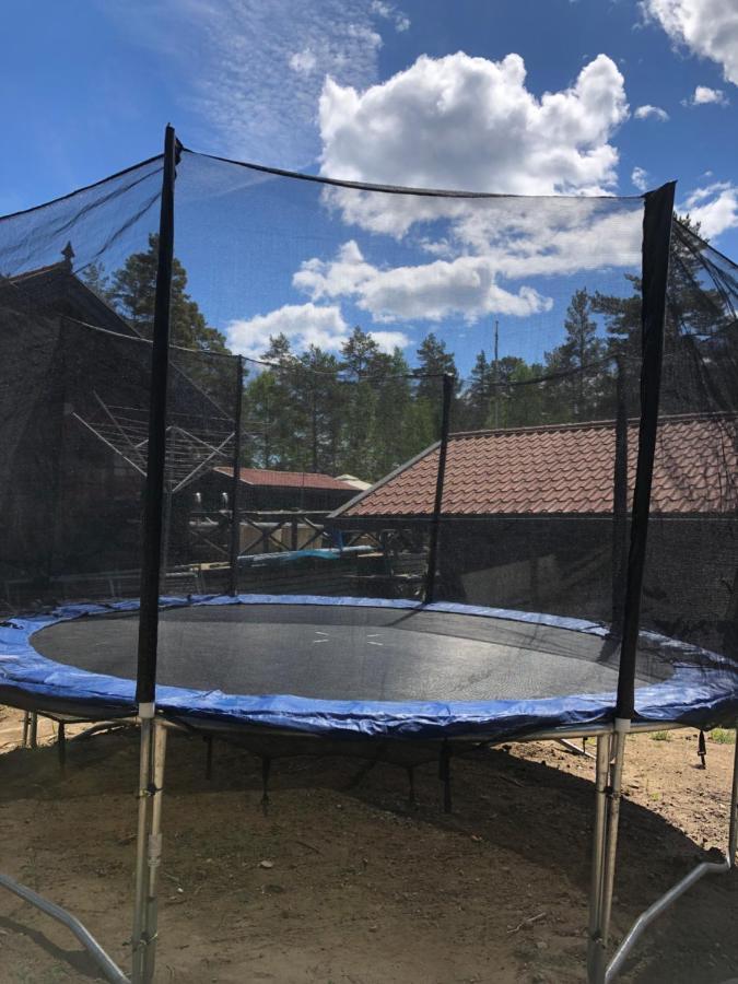 Timber Cottages With Jacuzzi And Sauna Near Lake Vaenern كارلستاد المظهر الخارجي الصورة