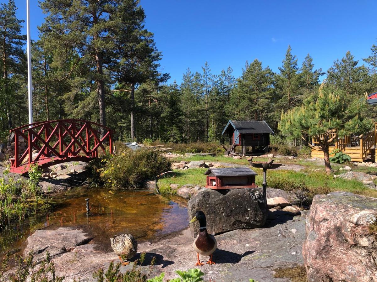 Timber Cottages With Jacuzzi And Sauna Near Lake Vaenern كارلستاد المظهر الخارجي الصورة