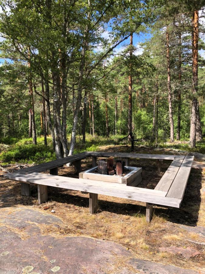 Timber Cottages With Jacuzzi And Sauna Near Lake Vaenern كارلستاد المظهر الخارجي الصورة
