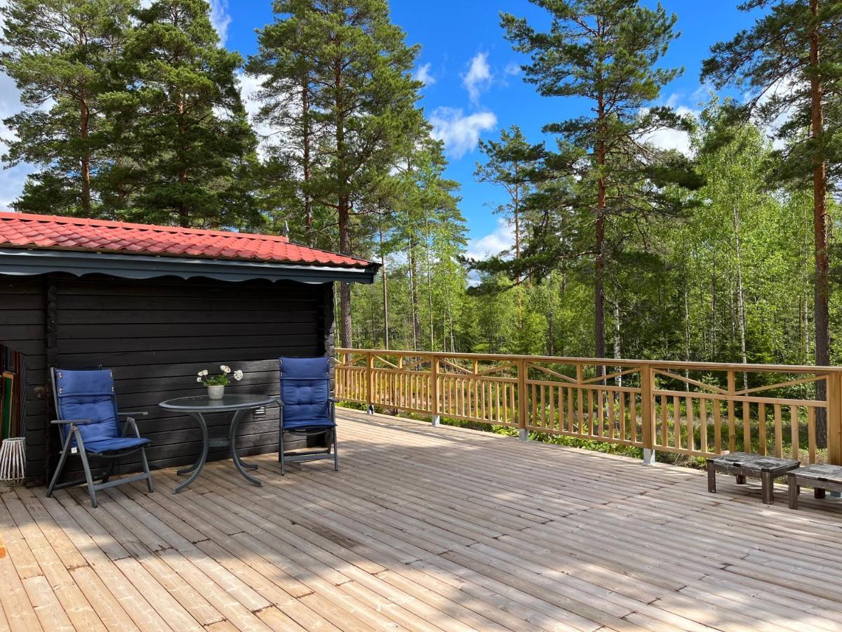 Timber Cottages With Jacuzzi And Sauna Near Lake Vaenern كارلستاد المظهر الخارجي الصورة