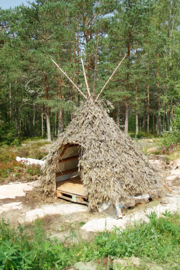 Timber Cottages With Jacuzzi And Sauna Near Lake Vaenern كارلستاد المظهر الخارجي الصورة