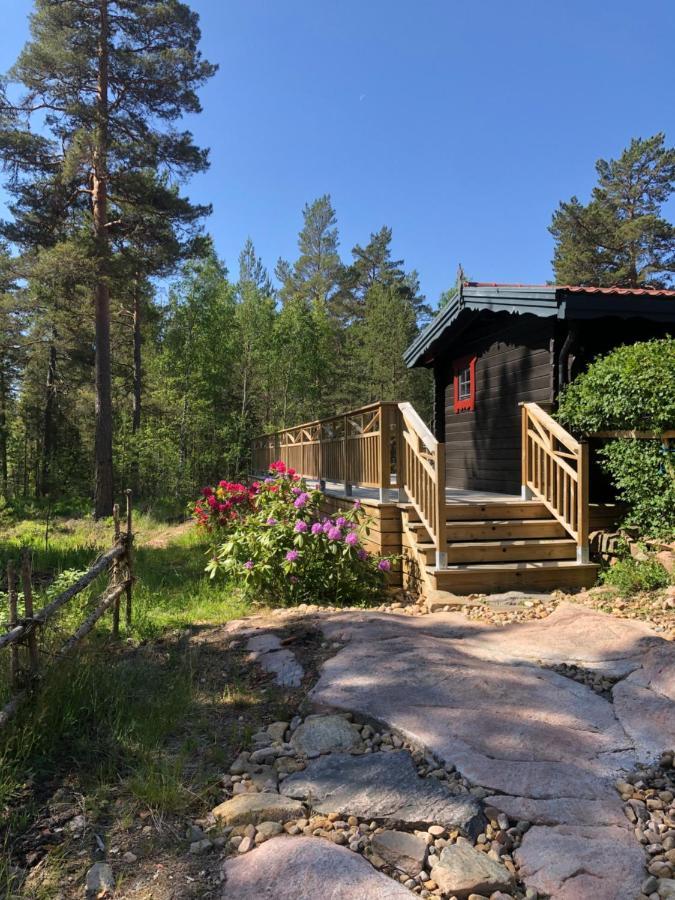 Timber Cottages With Jacuzzi And Sauna Near Lake Vaenern كارلستاد المظهر الخارجي الصورة