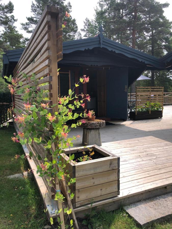 Timber Cottages With Jacuzzi And Sauna Near Lake Vaenern كارلستاد المظهر الخارجي الصورة