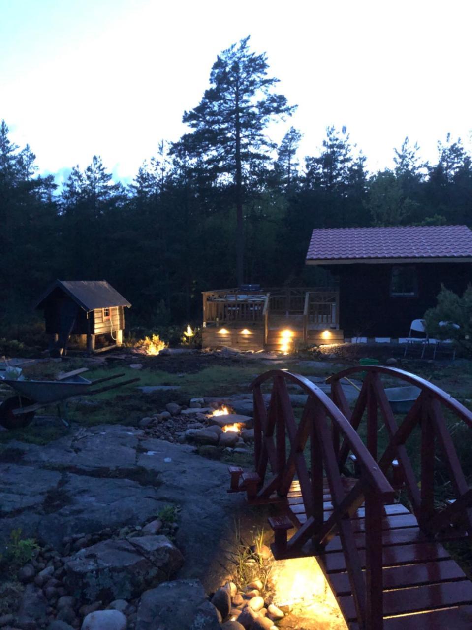 Timber Cottages With Jacuzzi And Sauna Near Lake Vaenern كارلستاد المظهر الخارجي الصورة